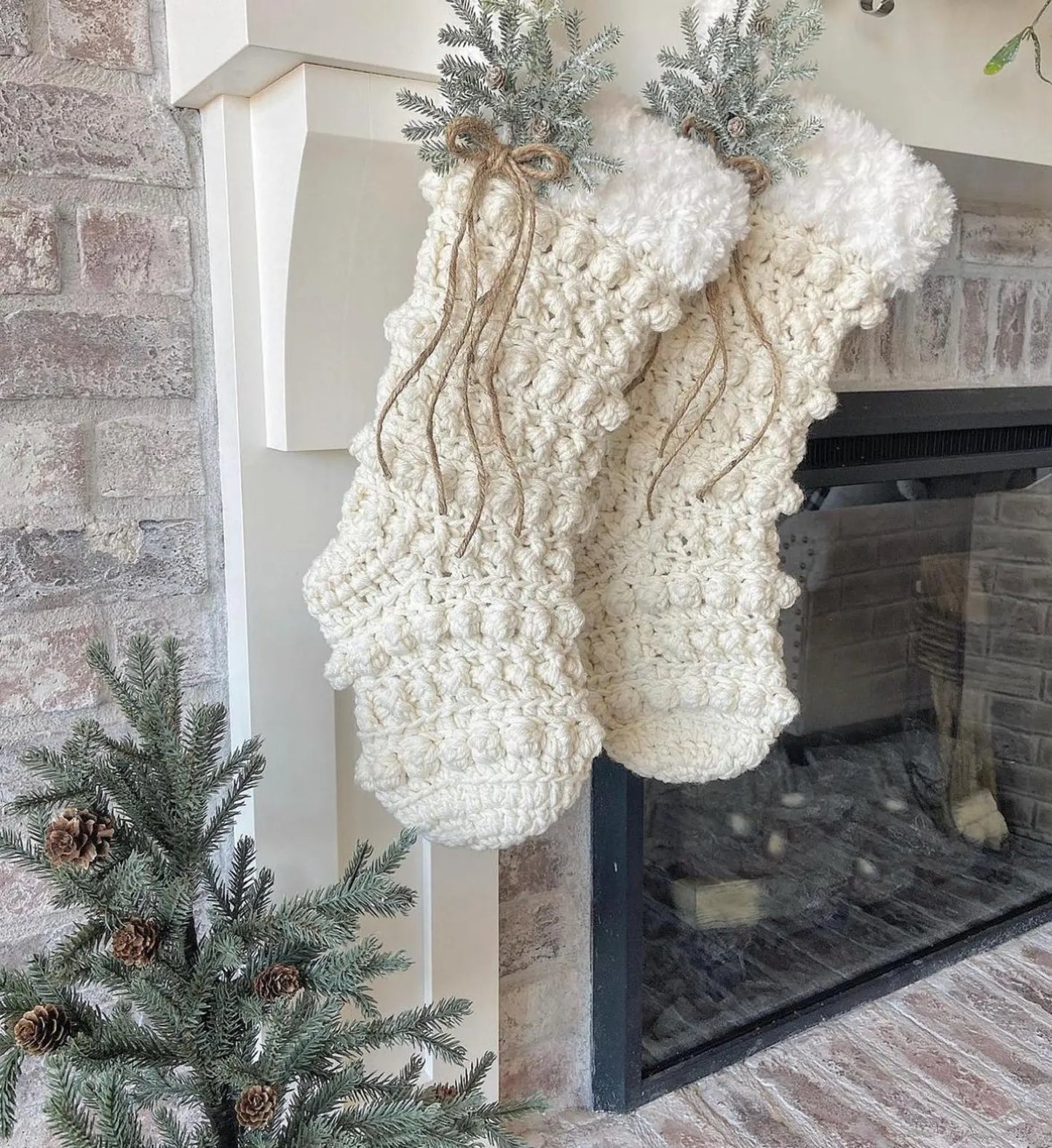 Oversized Crochet Christmas Stocking Pattern – Chunky Winter Amara (PDF Pattern)